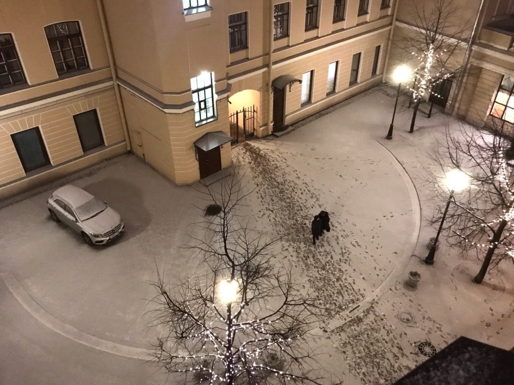 Saint-Pétersbourg : Entre aventures aériennes et premiers pas dans la neige